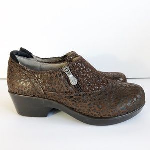 NATURALIZER Clog Suede Brown Animal Print Zip EUC